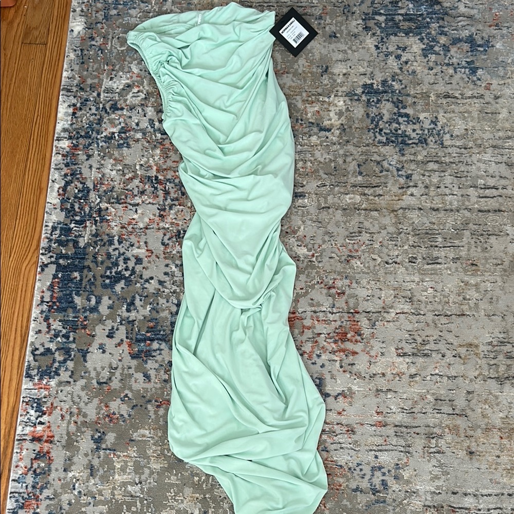 NWT , NEVER WORN - NORMA KAMALI DIANNA GOWN - Seafoam